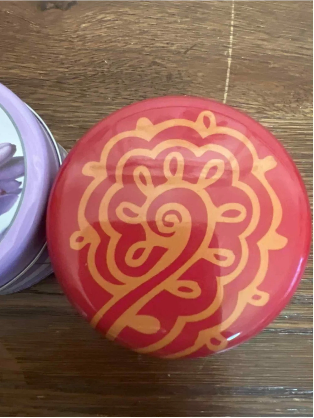 Set of 2 Scented Candles in Decorative Tins Lilac Mist & Vanilla 3.2 oz New